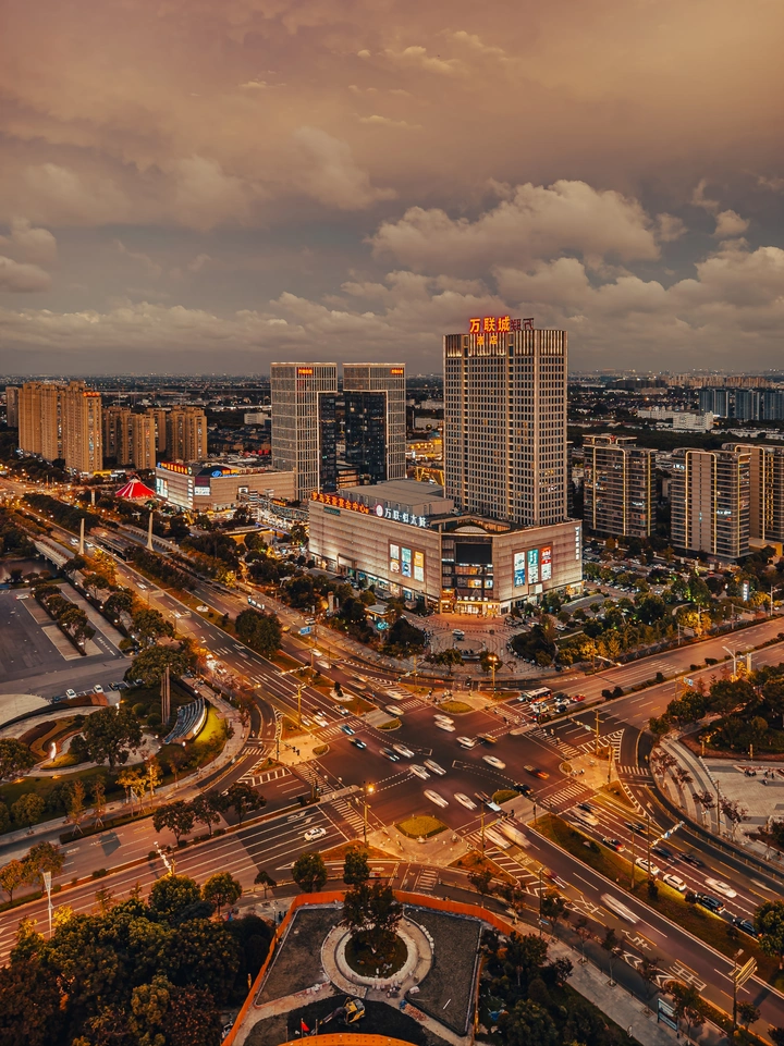 小县城的城市夜景