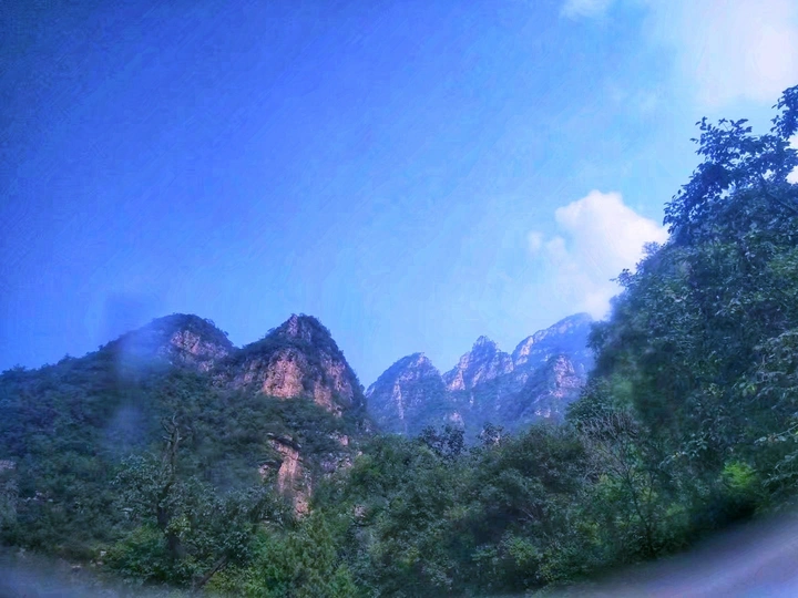 只缘身在此山中