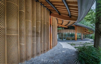 带有弯曲墙壁的建筑结构