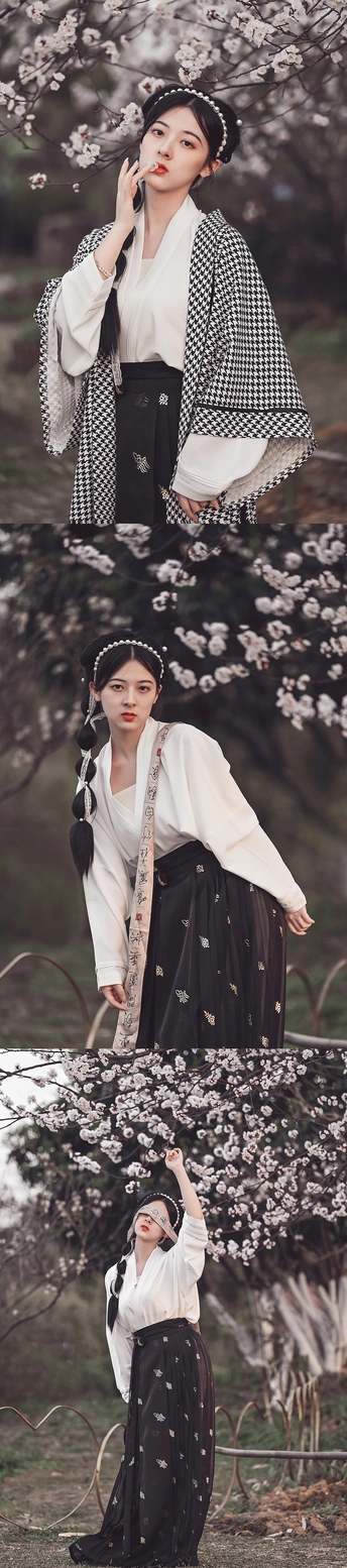 穿着传统服装的女人