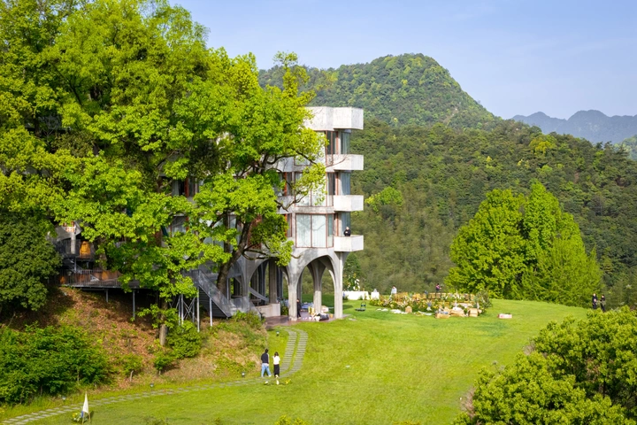 隐于山野
