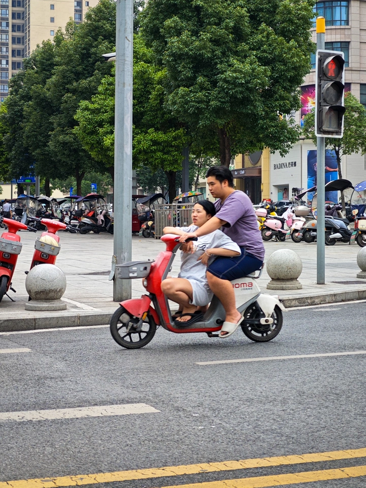 爱人如养娃
