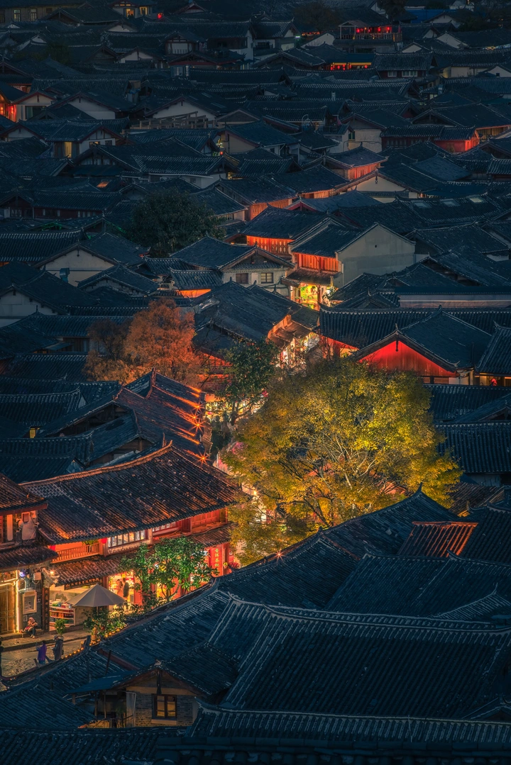 古巷夜色