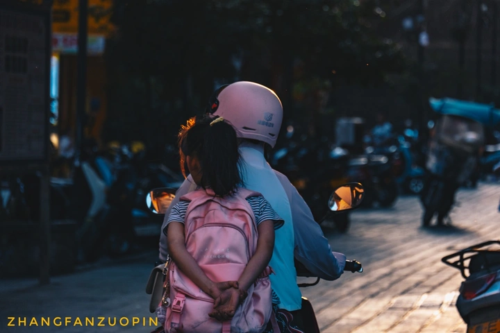 贵州望谟：依偎在阳光里