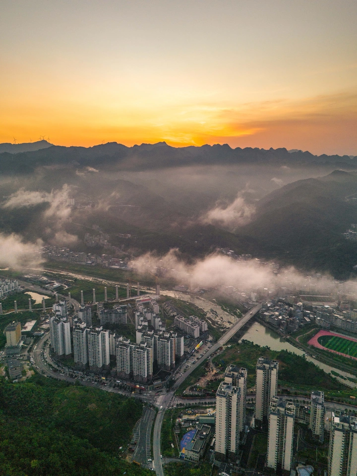 贵州望谟：小城晨晓