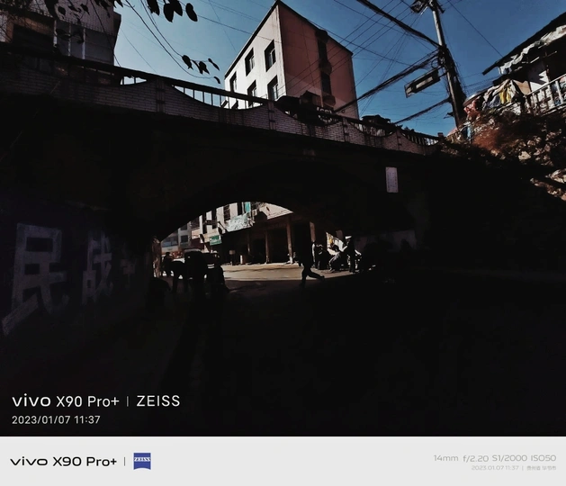 夜晚的街道照片