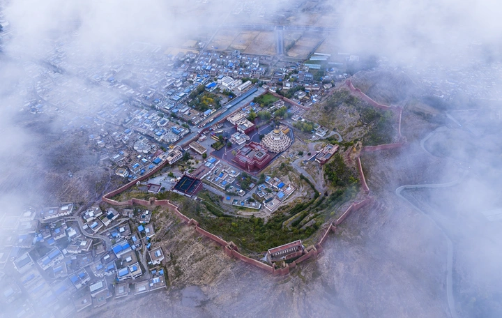 云中白居寺