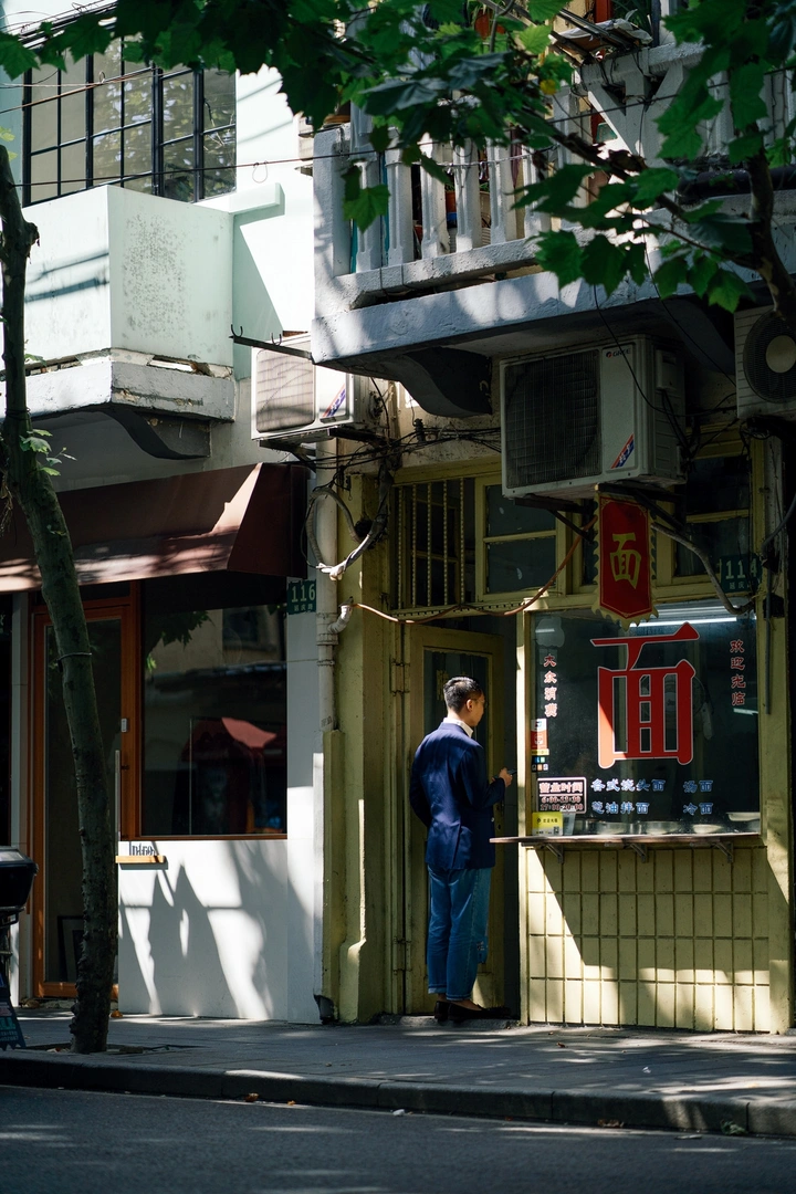 光影上海街头