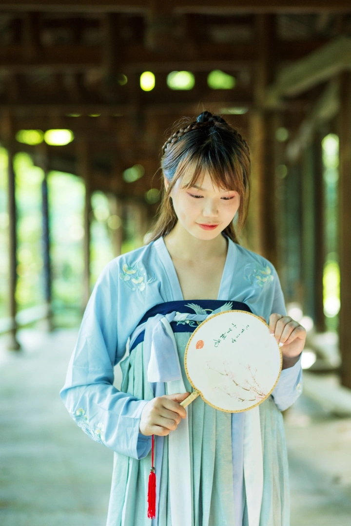 南风中的小仙女