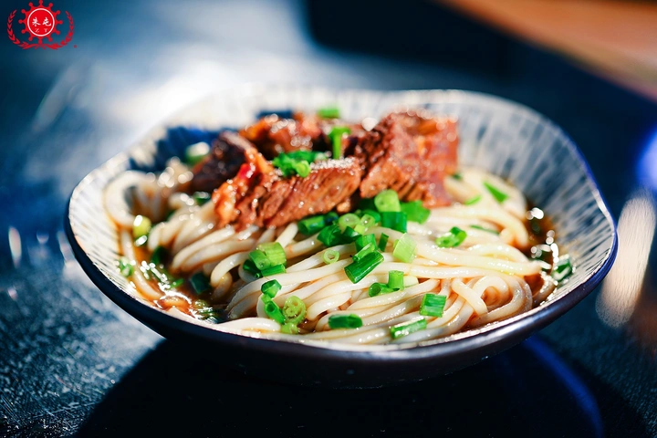 正宗湖南红烧牛肉粉
