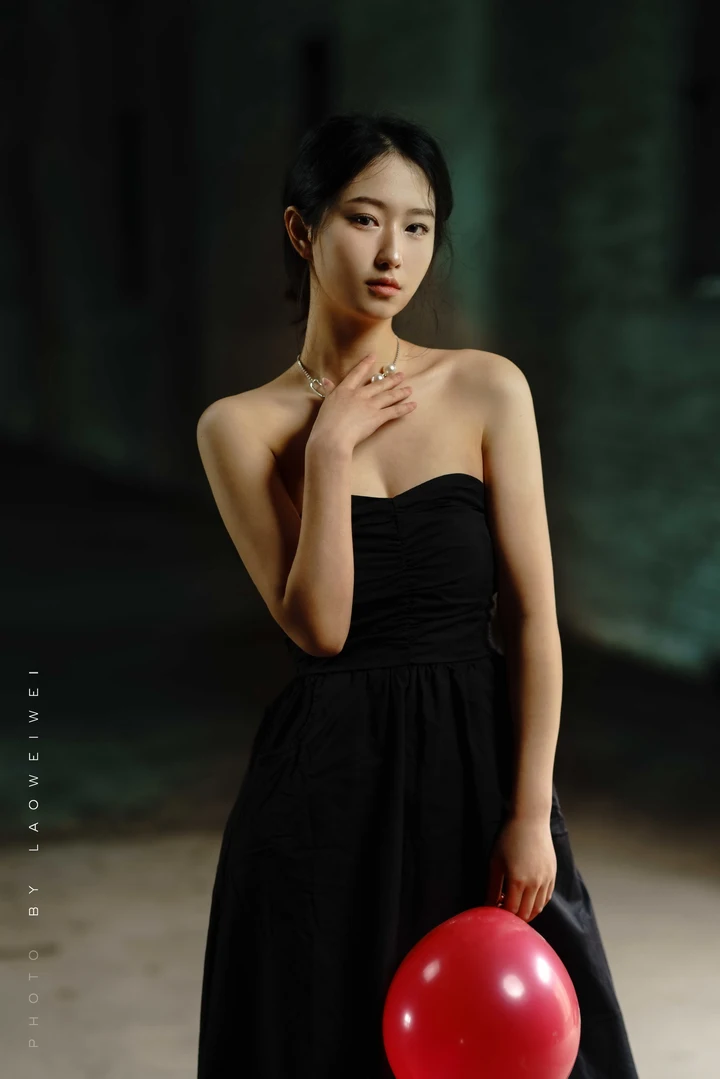 拿气球的少女