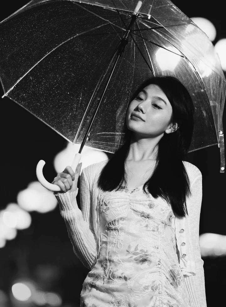 《夜·雨·影》