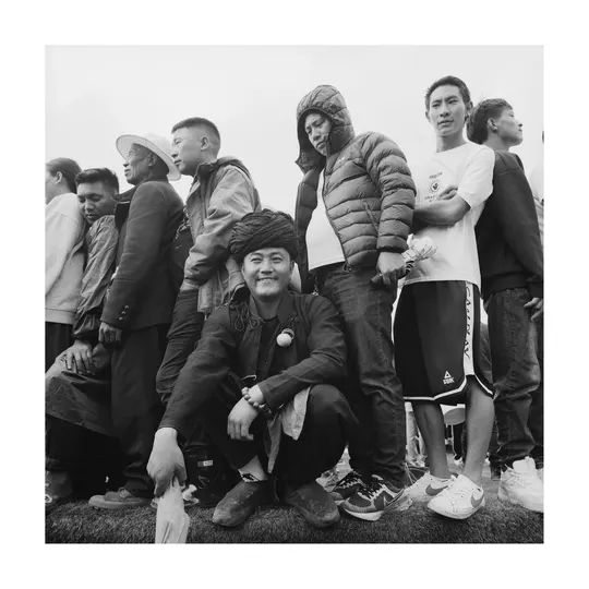 黑白照片 一群人