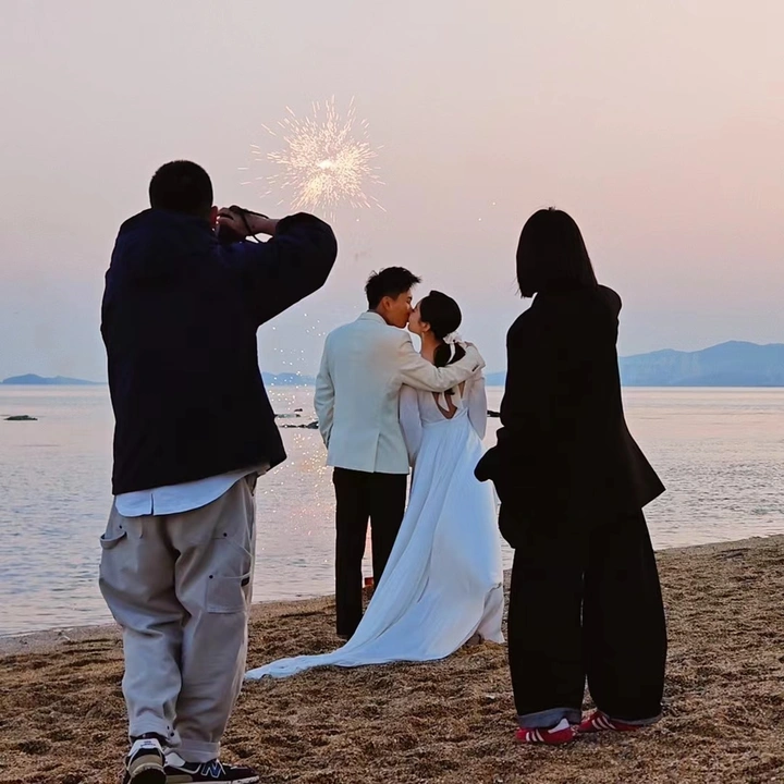 烟花与婚纱