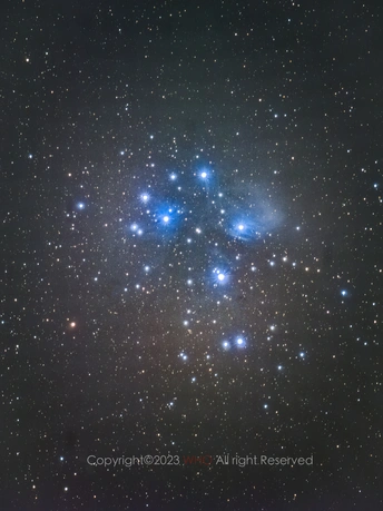 围绕被标记为ic的恒星的天空区域的广域视图