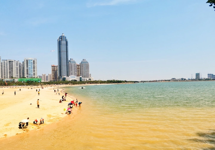 沙与海，人与城