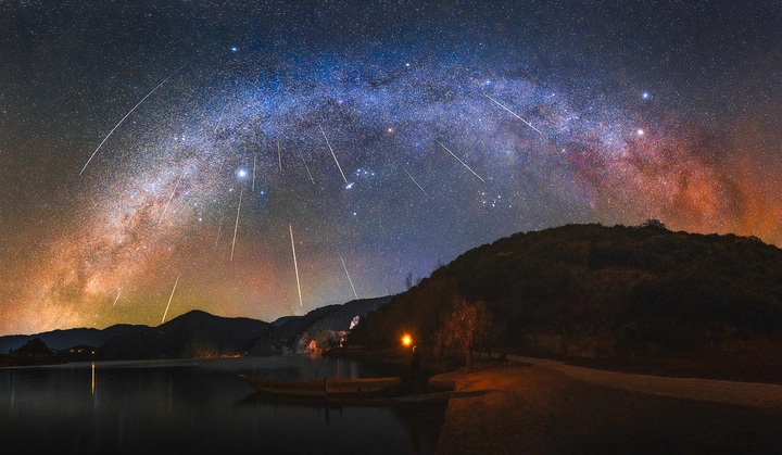 泸沽湖的双子座流星雨