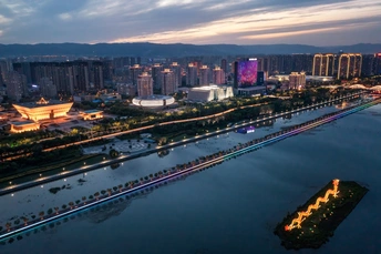 夜晚的城市 aerial view