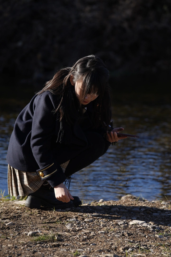 河边的少女