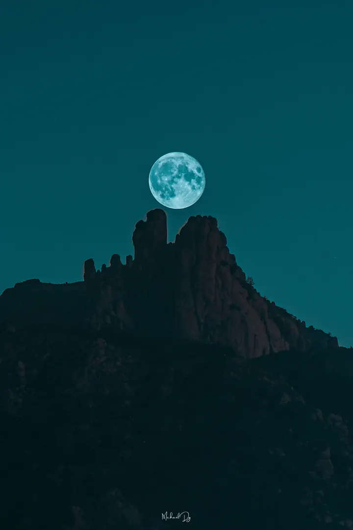 哥斯拉吞月