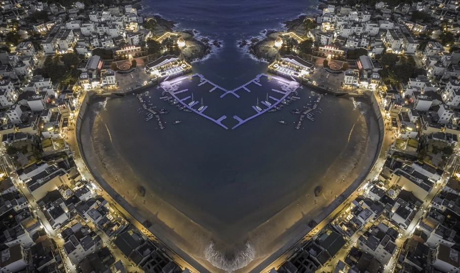 城市夜景中的游艇港 aerial photo