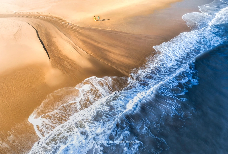 空中视角 沙滩 蓝色海洋 海浪