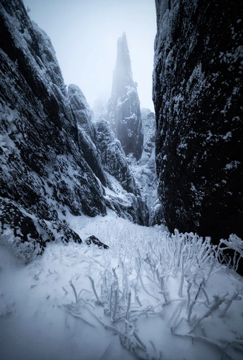 雪岩