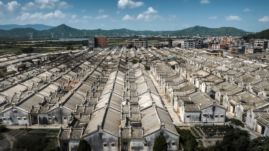 城市中的工业建筑鸟瞰图