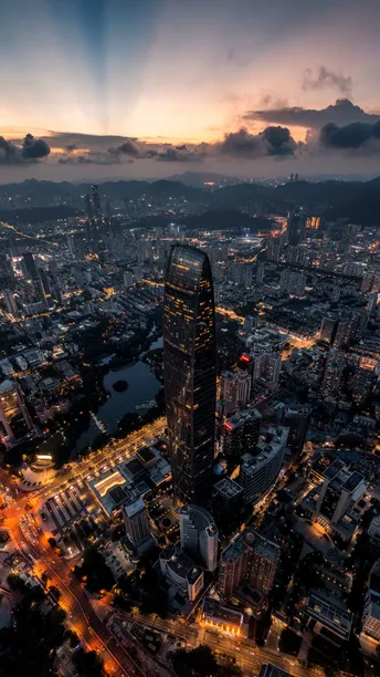 从高楼俯瞰夜景的城市
