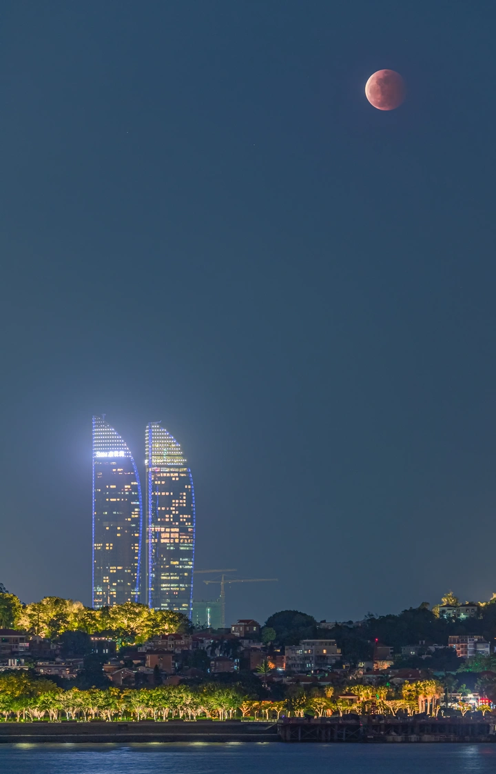 厦门地标与超级大月亮