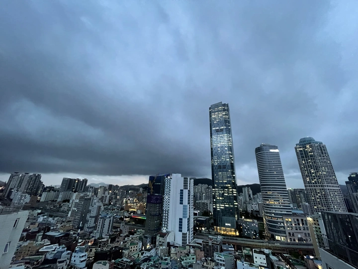 雨正在来