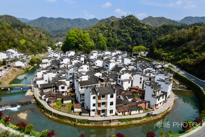 中国最圆村庄：上饶市菊径村。