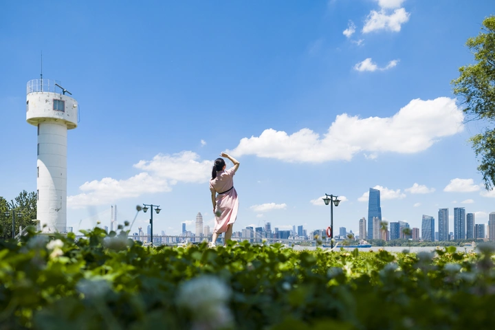 航拍武汉·江滩夏日