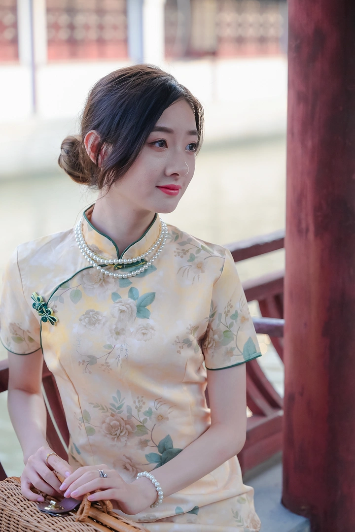 吸引人的就是她的眼睛?