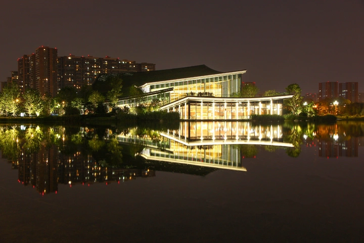 成都天府艺术公园观景台夜景
