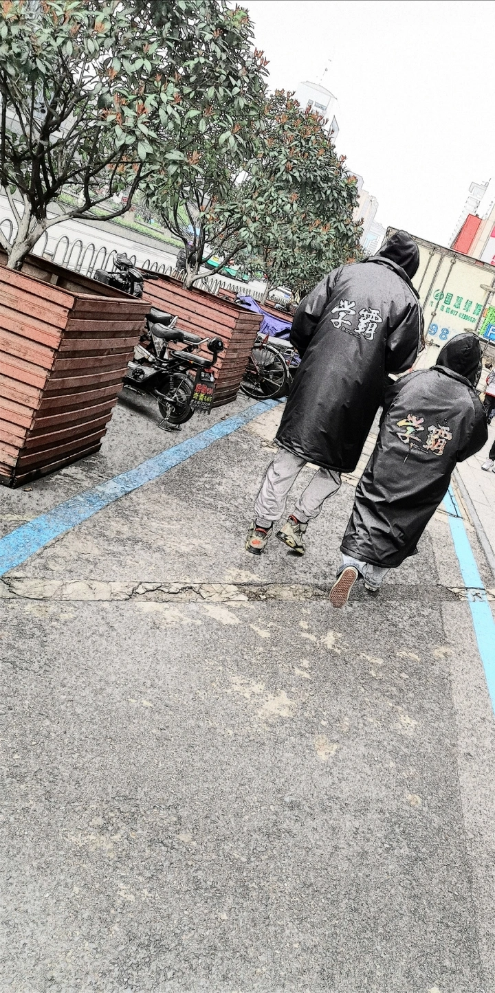 学霸出街，闲人勿近。