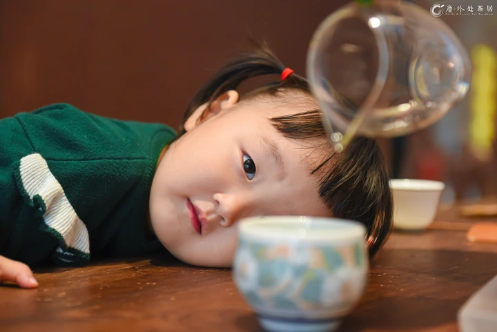 彬彬有礼小茶人