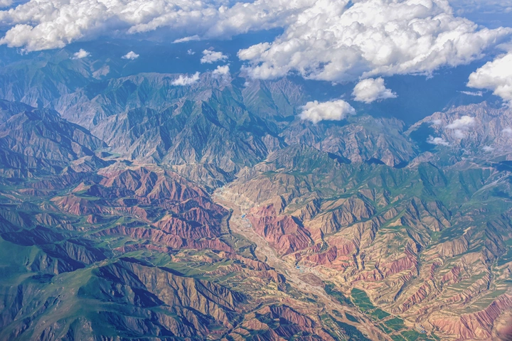 俯瞰山河