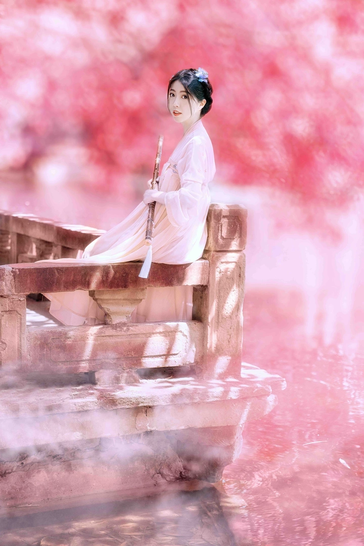 美人如花隔云端