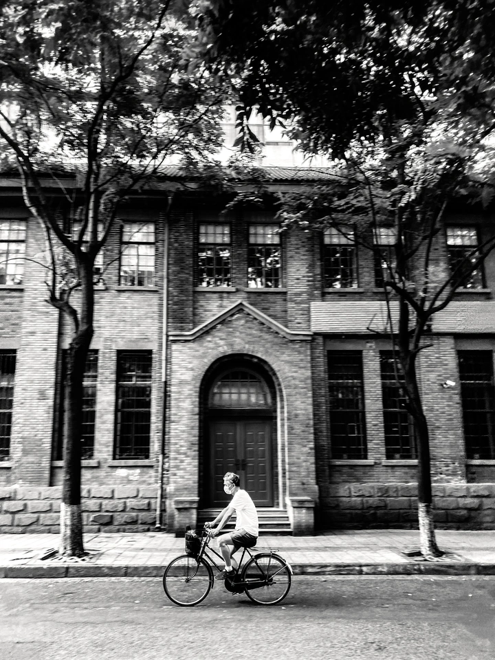 黑白建筑