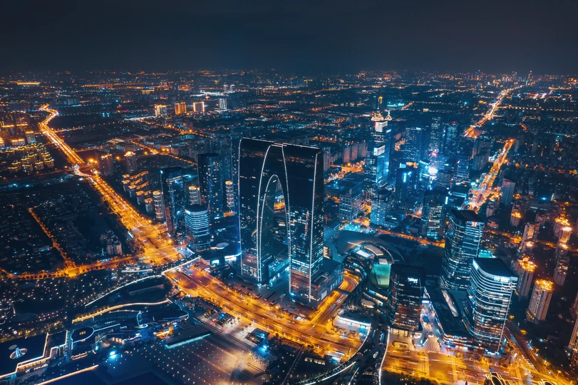 夜晚点亮的城市