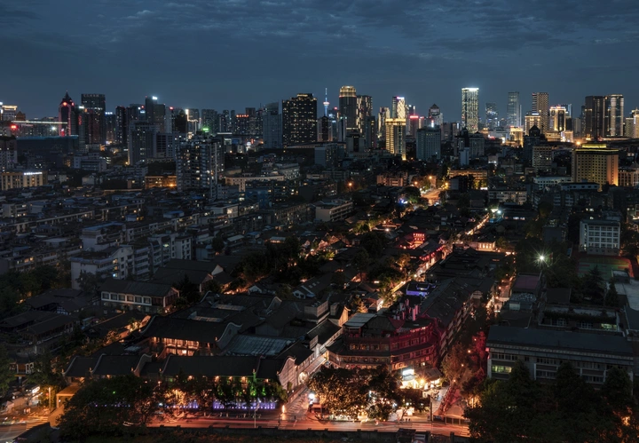 日与夜，宽窄望天府
