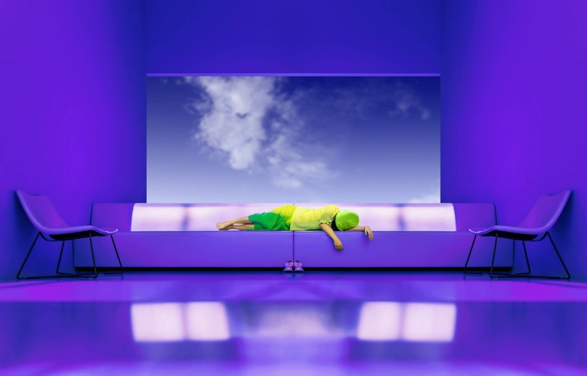 一个紫色的房间 有紫色的墙壁 紫色的沙发 紫色的椅子 紫色的天空 以及躺在沙发上的人。