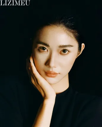 壁纸 可能带有标题为“人像 脸 美 眼睛”的肖像