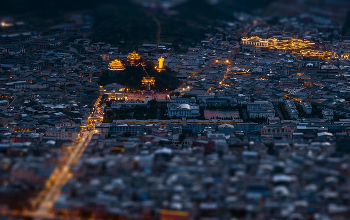 香格里拉城区夜景