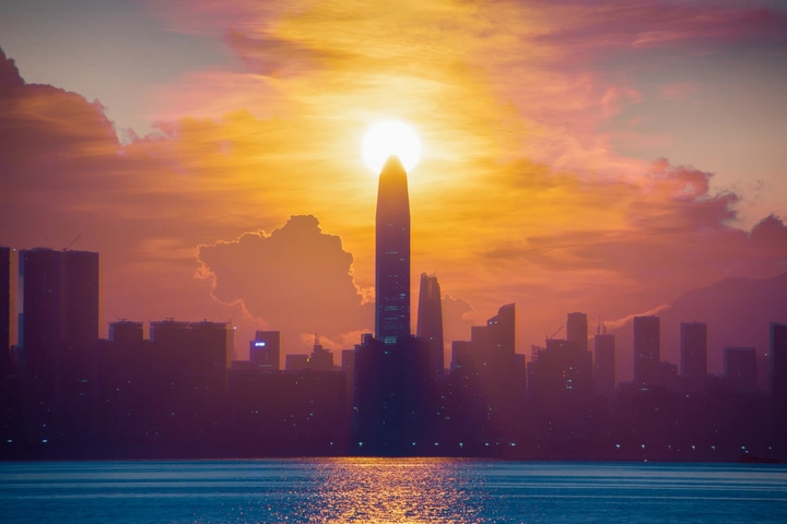 深圳平安金融中心悬日