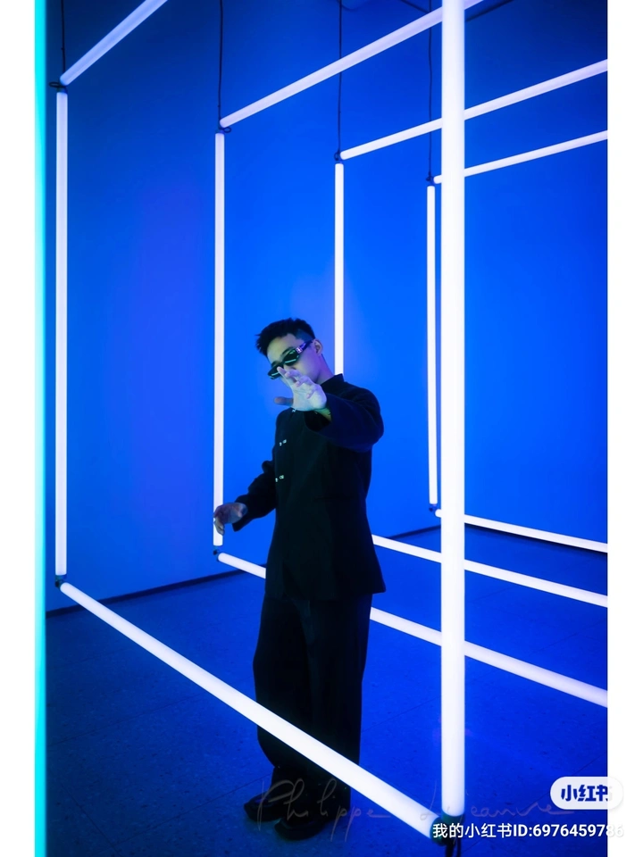  模特小姐姐和小哥哥在Wavelengt
