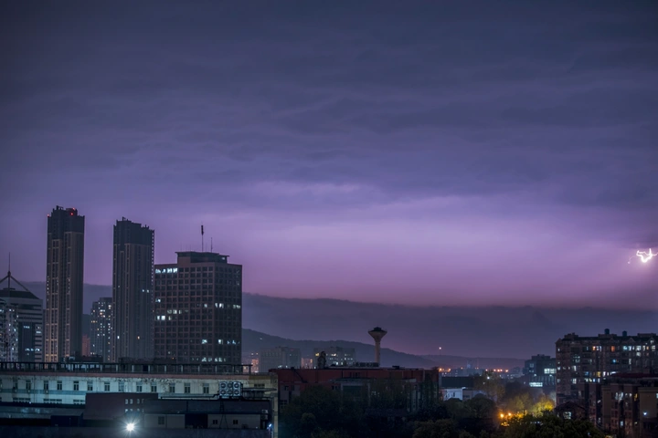 2021.3.30武汉大雨雷暴降温