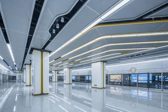 空地铁站现代建筑中