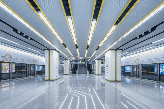 空地铁站 现代建筑或机场的瓷砖地板